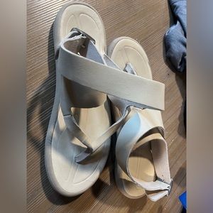 Columbia strap sandals